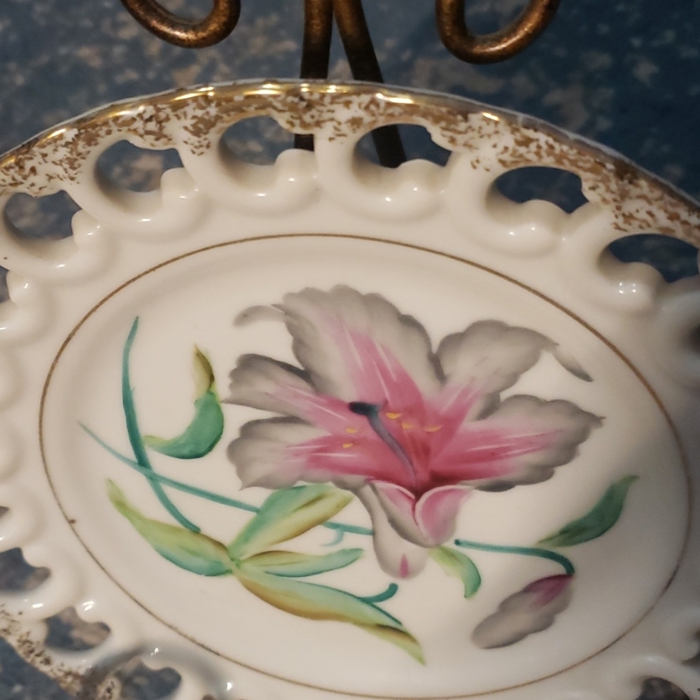 Decorative Japan Bread Plate - Picture 2 of 6